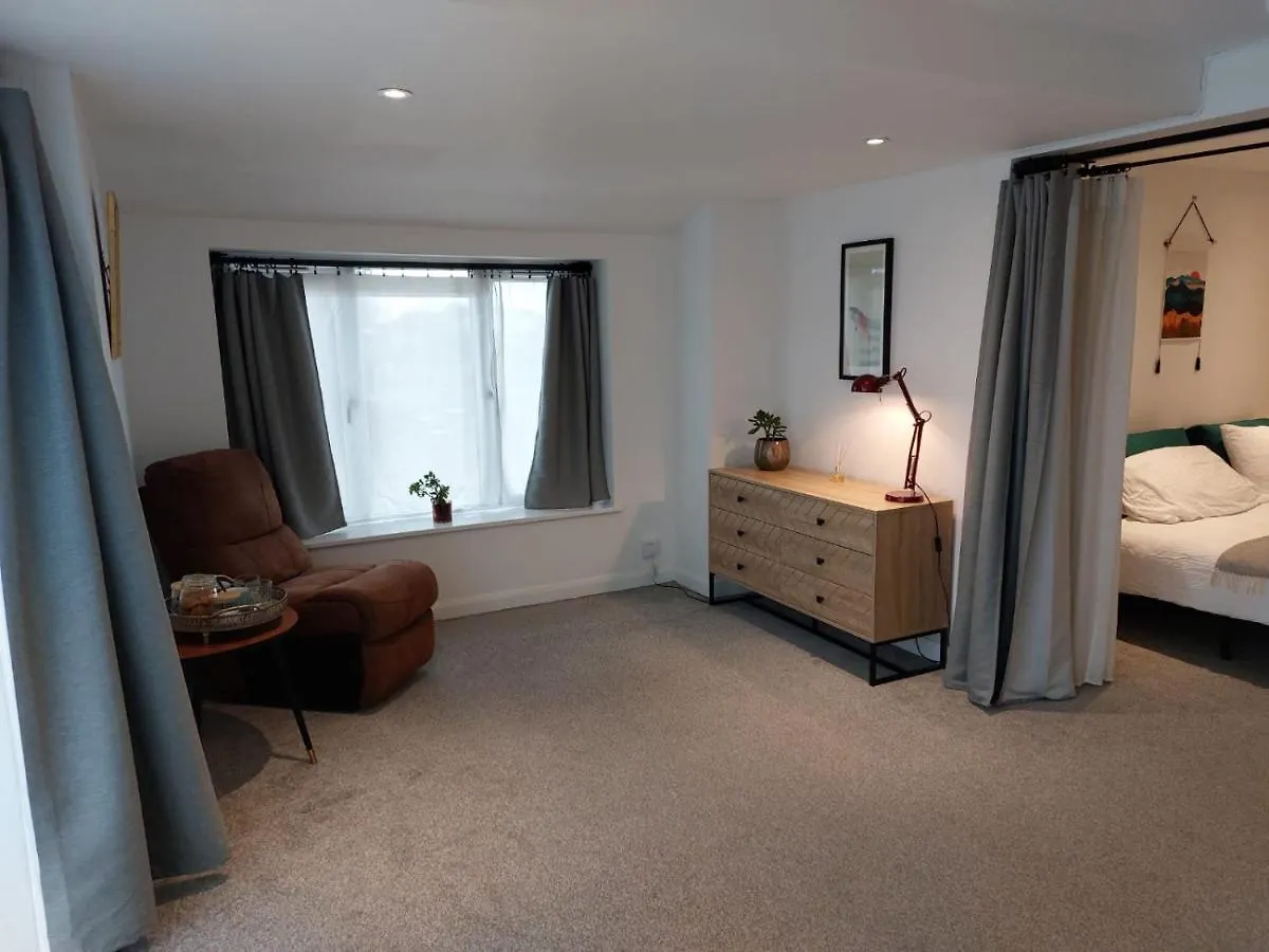 Beech House 20 Minute Walk To Airport Apartment Bristol