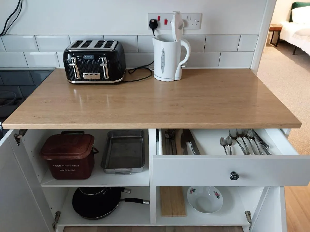 Beech House 20 Minute Walk To Airport Apartment Bristol Homestay